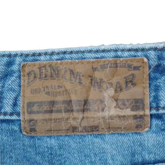 Charles Vogele Denim Jean Cutoffs Light Distressing Comfort Waist Straight  Leg - Picture 2 of 9